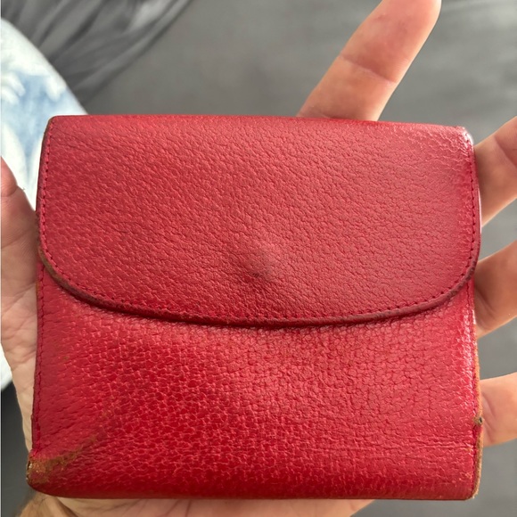 GUCCI Red Leather Wallet with Gold Clasp wear throughout - Picture 9 of 11